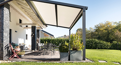 Pergole con telo avvolto